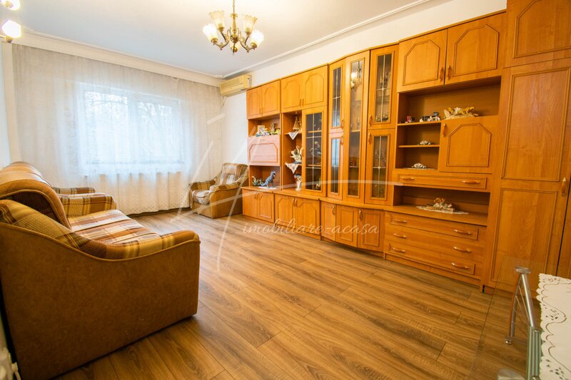 Stefanestii de Jos, 3 camere 70 mp,2 bai,centrala proprie,etaj 1/2,Comision 0%