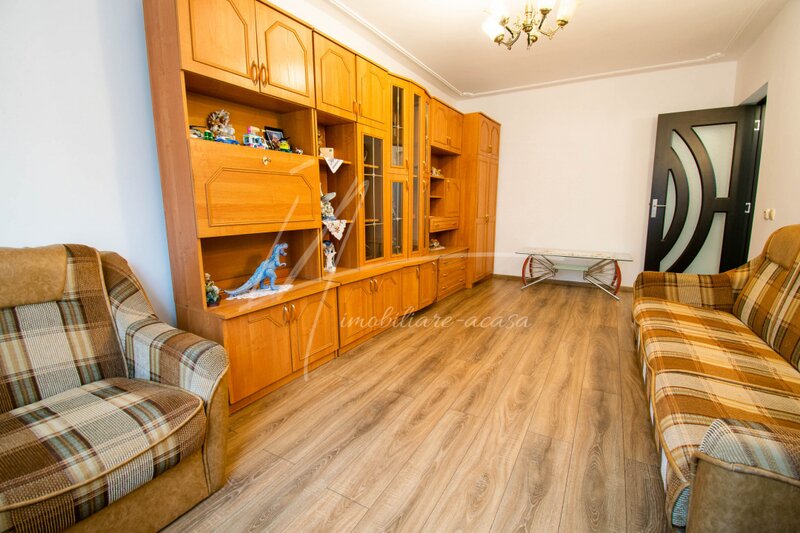 Stefanestii de Jos, 3 camere 70 mp,2 bai,centrala proprie,etaj 1/2,Comision 0%