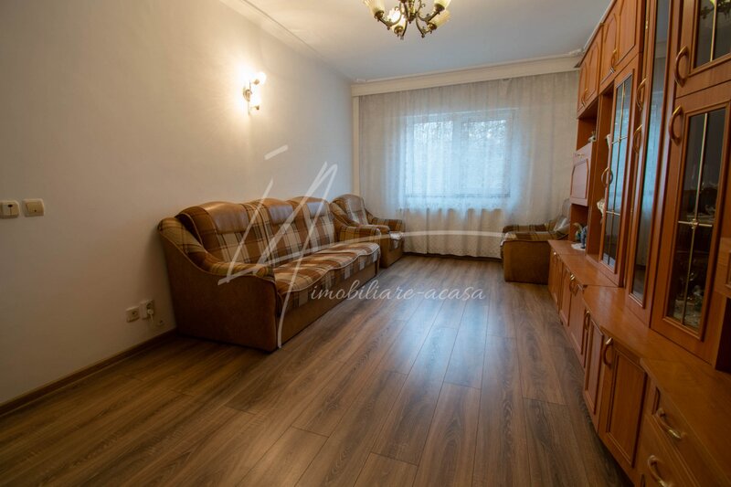 Stefanestii de Jos, 3 camere 70 mp,2 bai,centrala proprie,etaj 1/2,Comision 0%