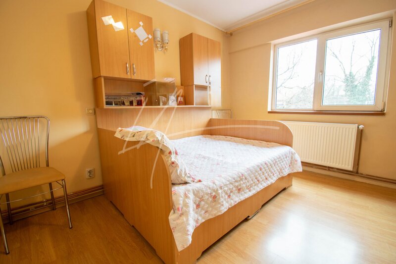 Stefanestii de Jos, 3 camere 70 mp,2 bai,centrala proprie,etaj 1/2,Comision 0%