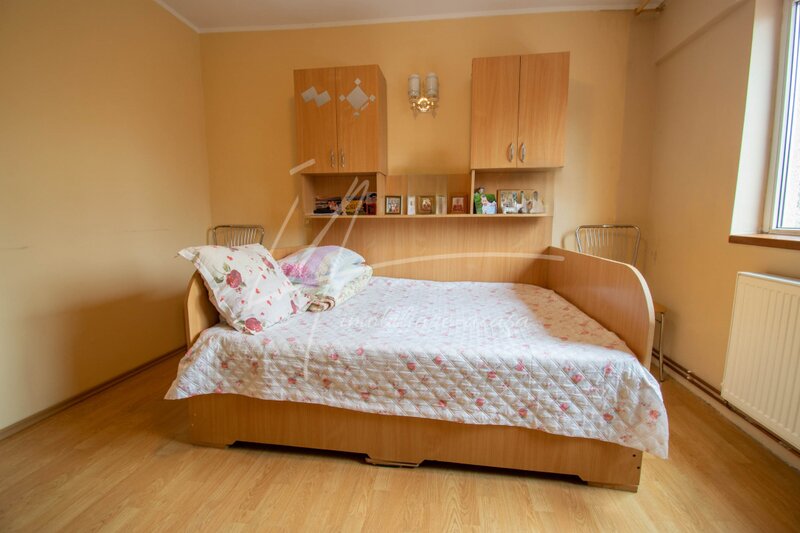 Stefanestii de Jos, 3 camere 70 mp,2 bai,centrala proprie,etaj 1/2,Comision 0%