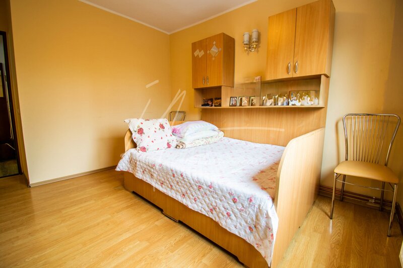 Stefanestii de Jos, 3 camere 70 mp,2 bai,centrala proprie,etaj 1/2,Comision 0%