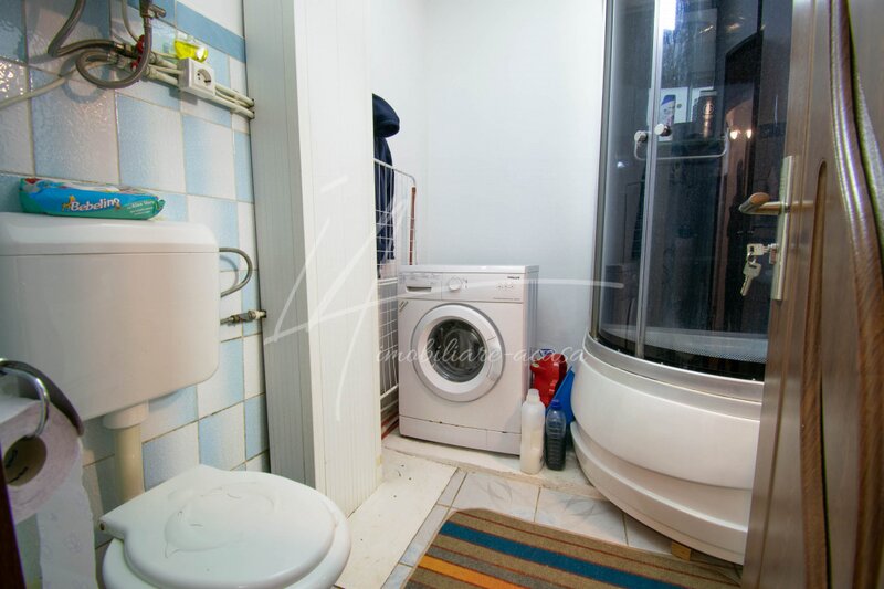 Stefanestii de Jos, 3 camere 70 mp,2 bai,centrala proprie,etaj 1/2,Comision 0%